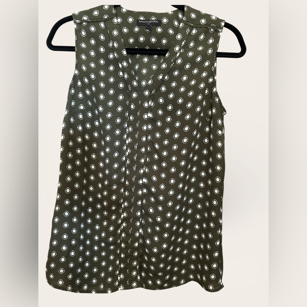 Banana Republic Black and White Patterned Top - Picture 3 of 3